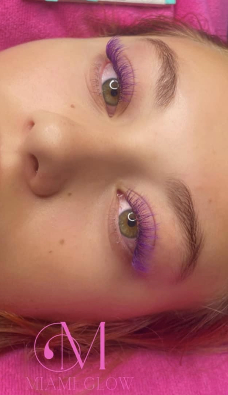 Lashes in a purple colour look
